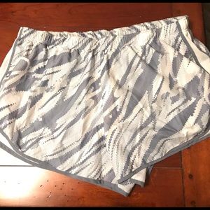 3X NIKE DRI FIT TEMPO SHORTS